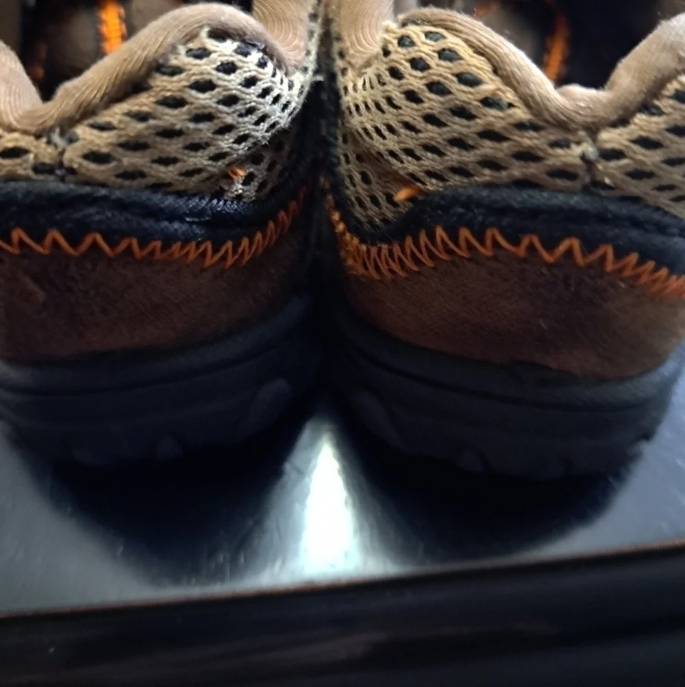 OshKoshB'Gosh Boys Slip On Shoes  Size 8